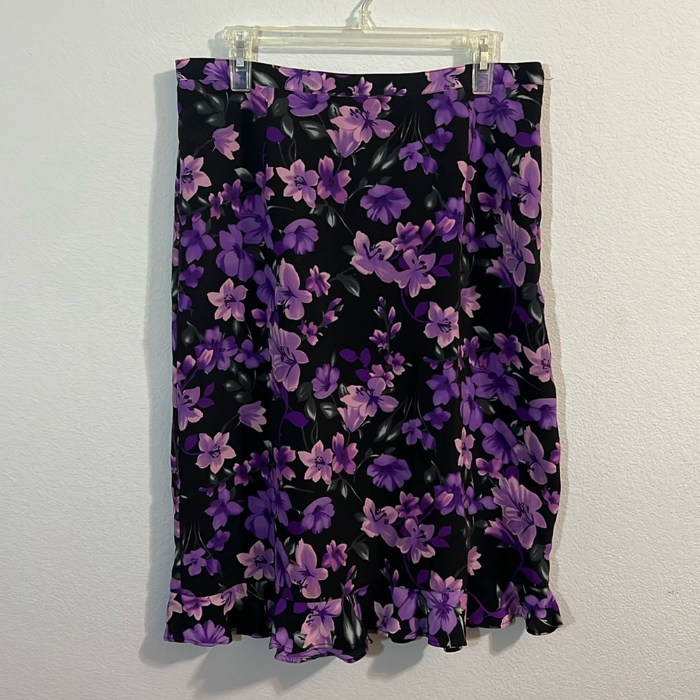Vintage Erena Purple & Black Floral Skirt with side zipper